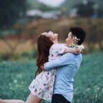 mơ thấy người yêu cũ cùng mình đi chơi