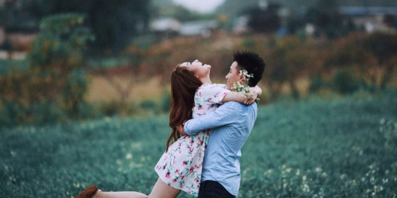 mơ thấy người yêu cũ cùng mình đi chơi